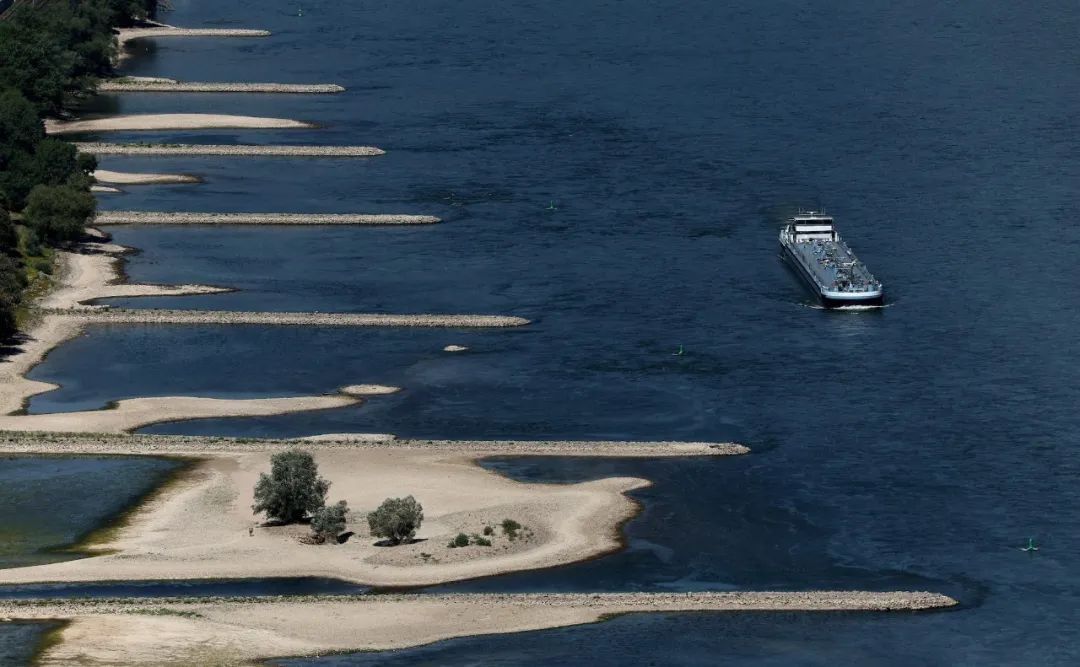 ?海運系統(tǒng)：包括船舶、港口和航線，還涵蓋了物流